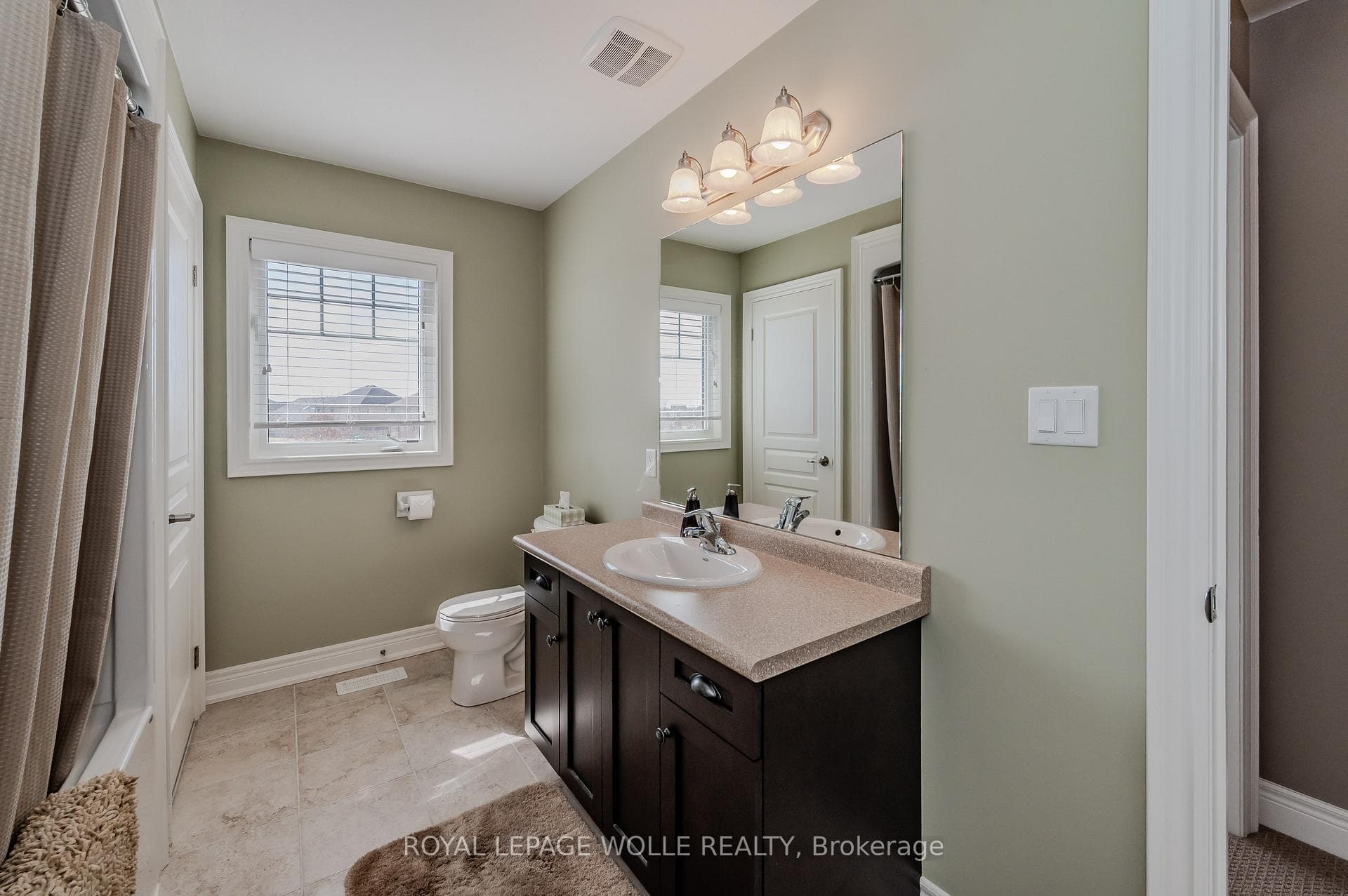 65 Goldschmidt Crescent photo 18