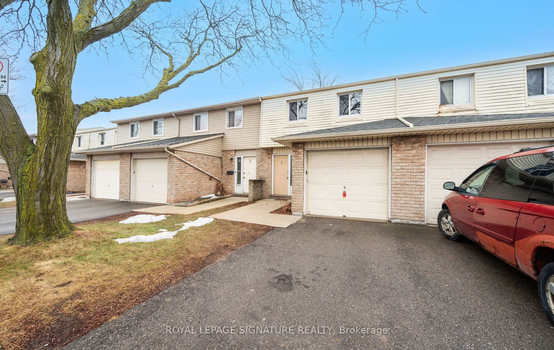 262 KENORA Avenue Unit 2 photo 1