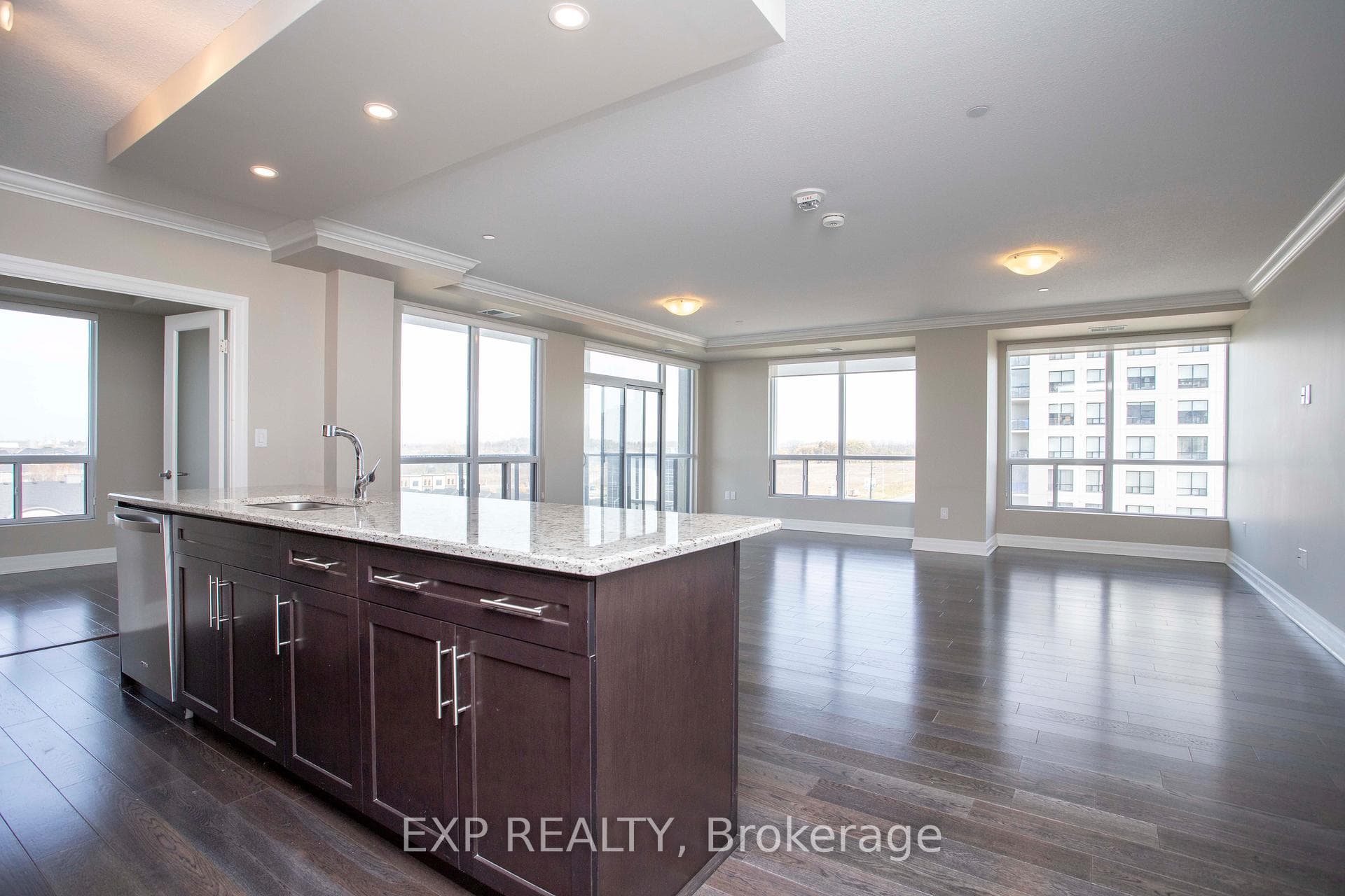 260 VILLAGEWALK Boulevard Unit 604 photo 1