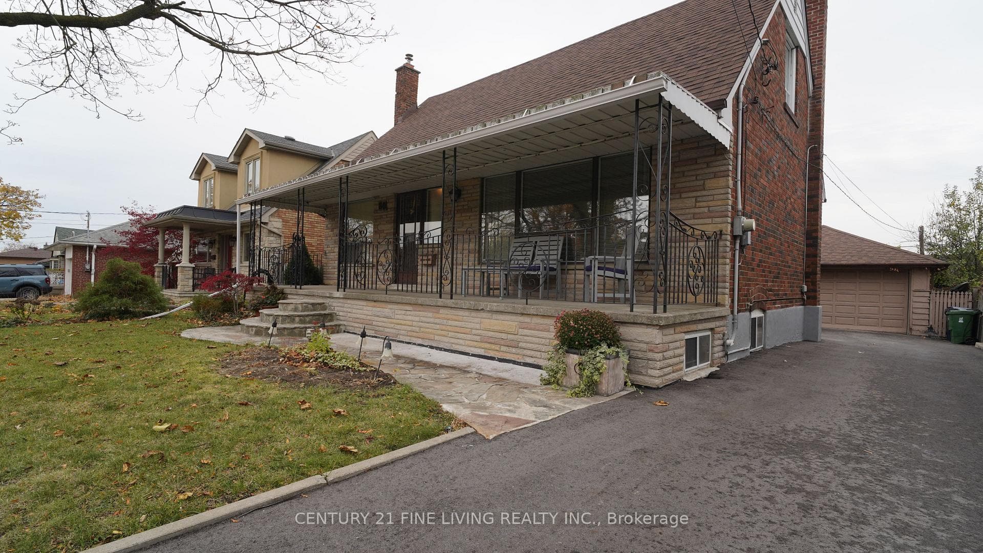 80 Amesbury Drive photo 1