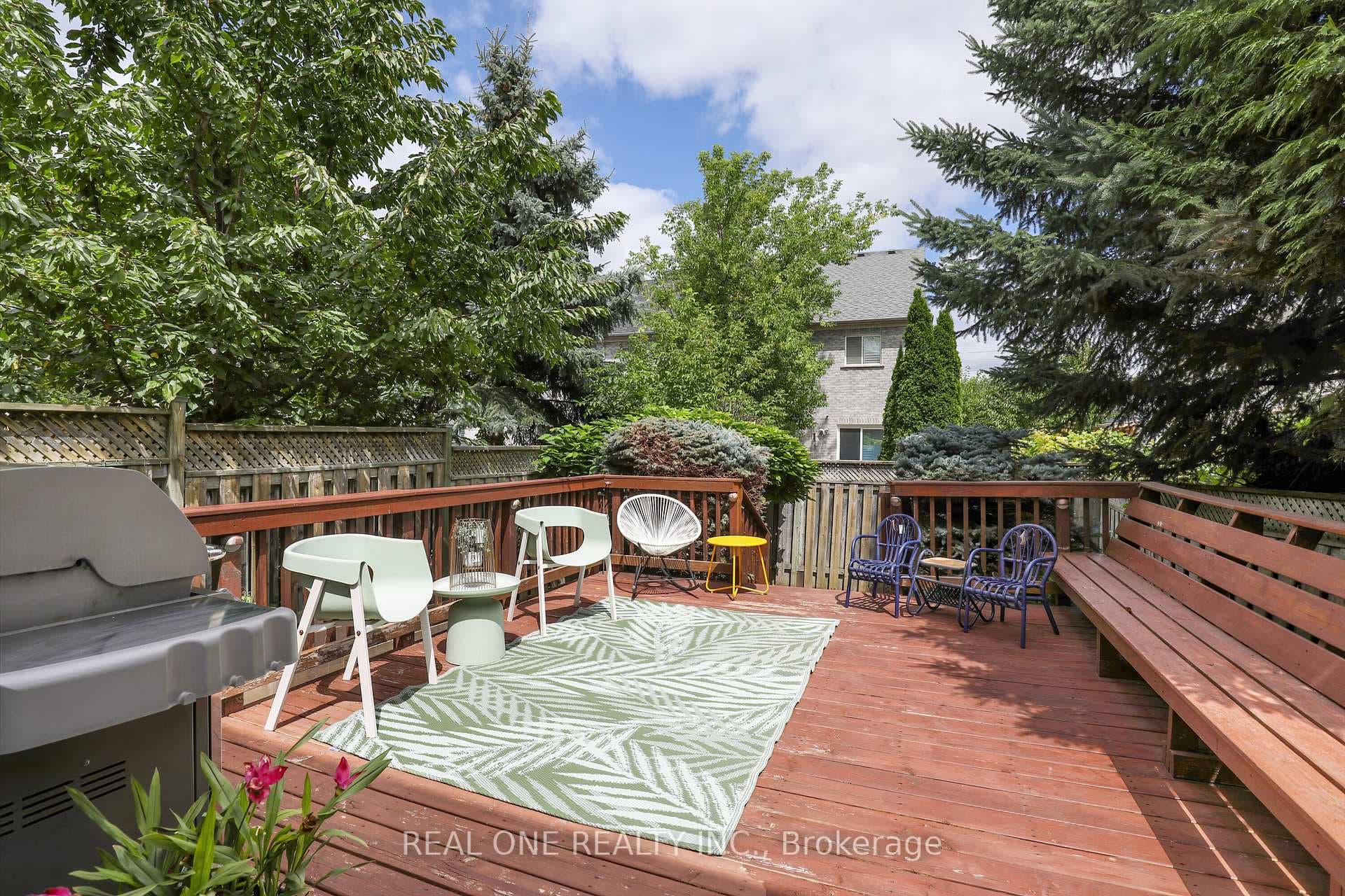 45 Benjamin Hood Crescent photo 5