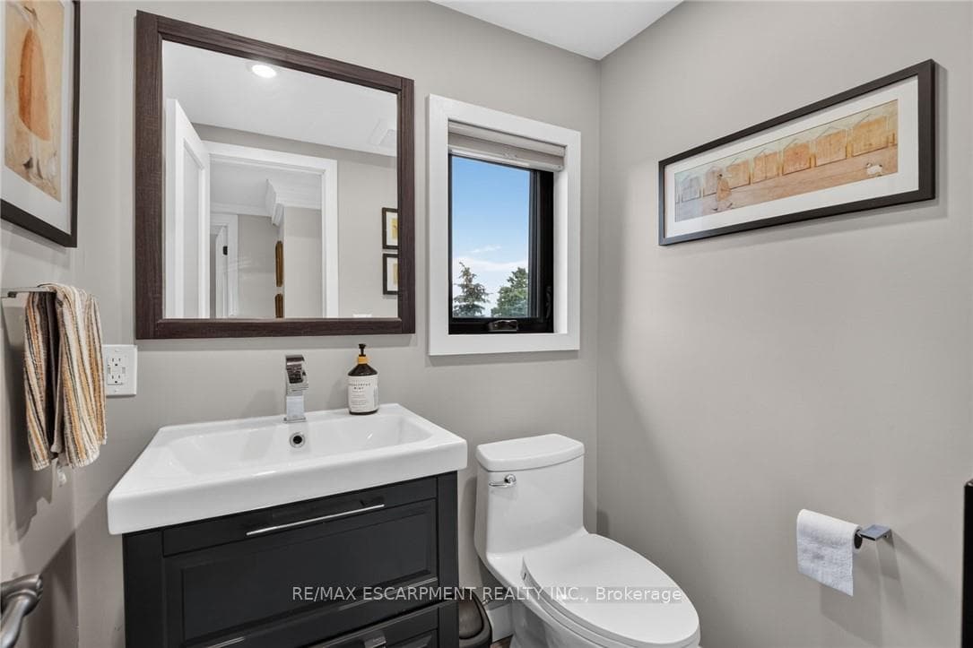 3754 LAKESHORE Road photo 33