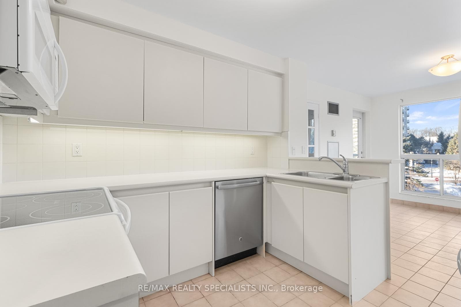 1800 The Collegeway N/A Unit 204 photo 18