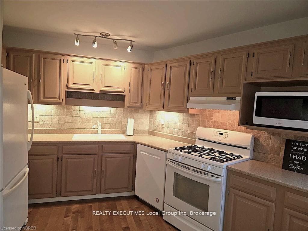 555 Main Street Unit 5 photo 9