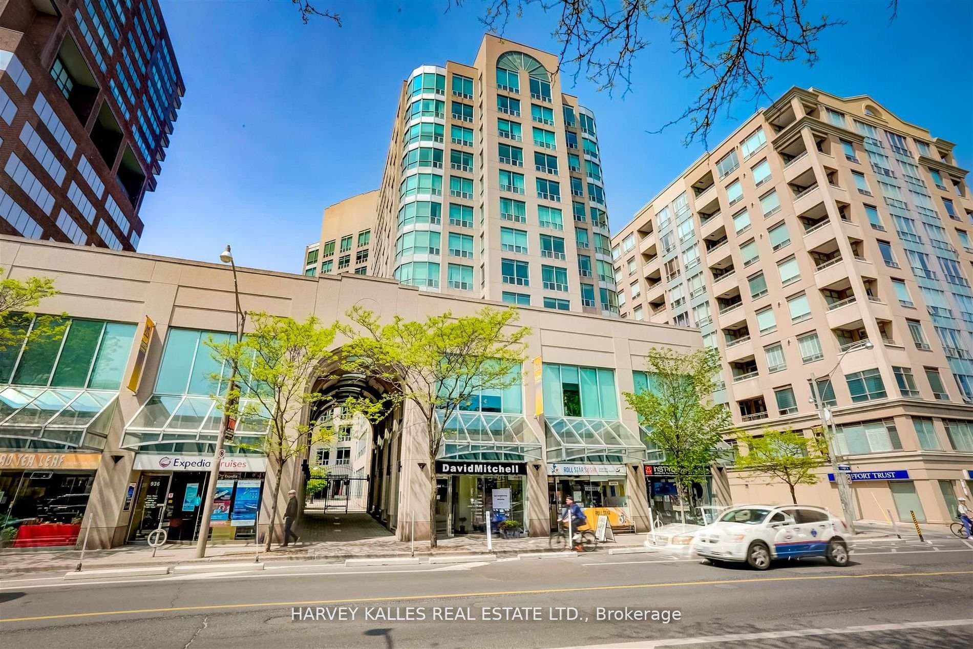 942 Yonge Street Unit 1018 photo 1