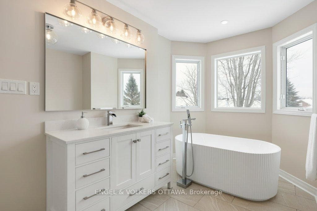 8 Mary Hill Crescent photo 30