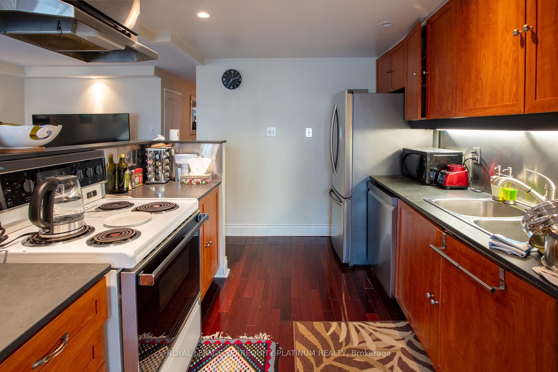 717 Bay Street Unit 1304 photo 6