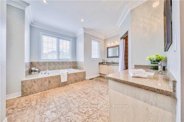 135 Rushworth Drive photo 12