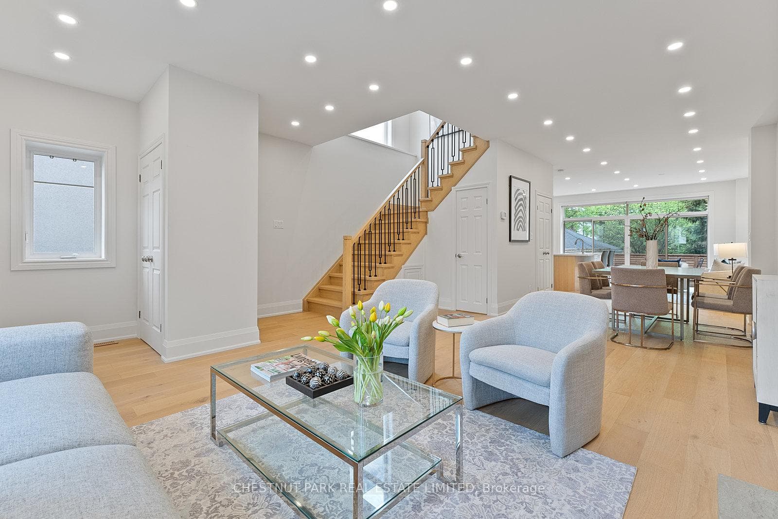 207 Glengarry Avenue photo 4