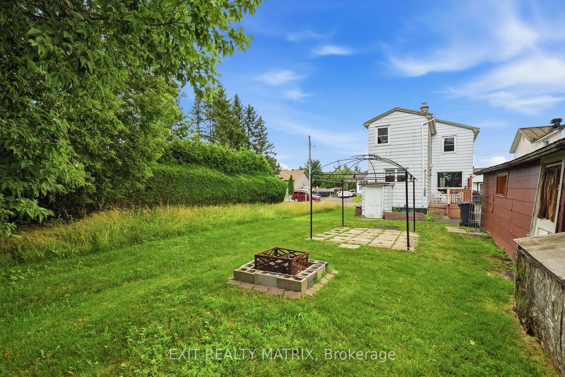 281 Higginson Street photo 30