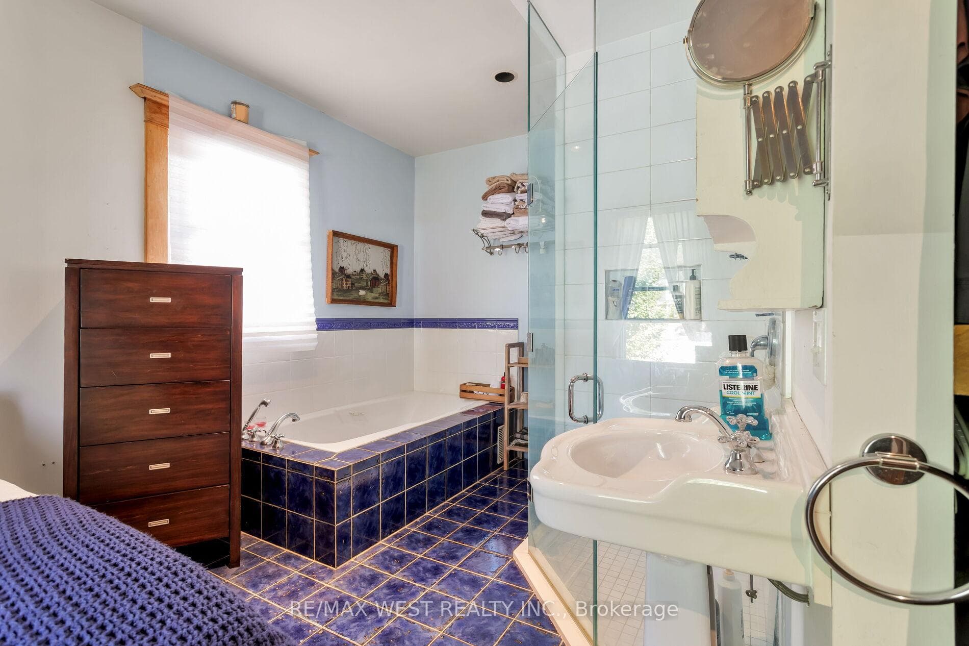 110 Marion Street photo 25