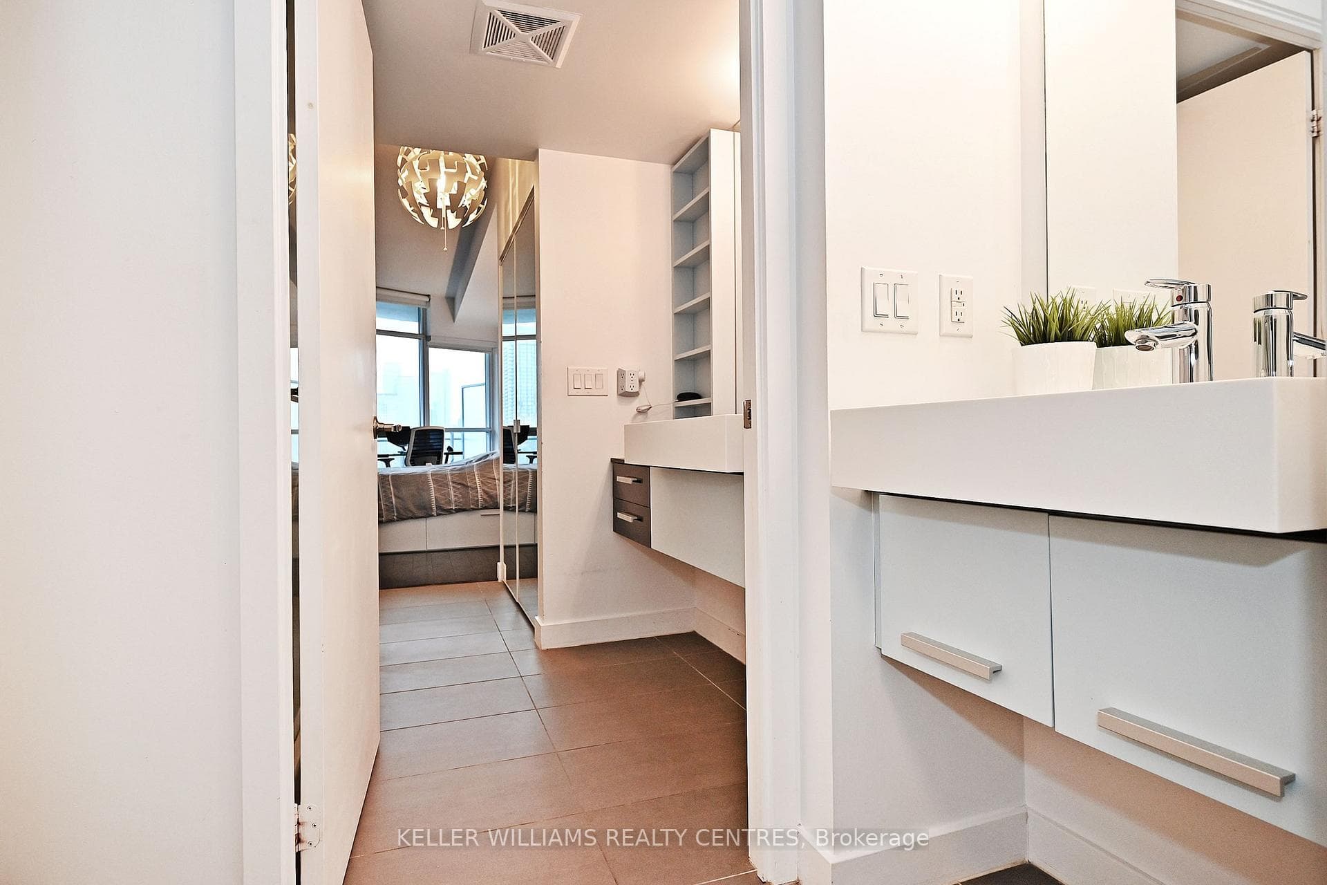 38 Dan Leckie Way Unit 2808 photo 18