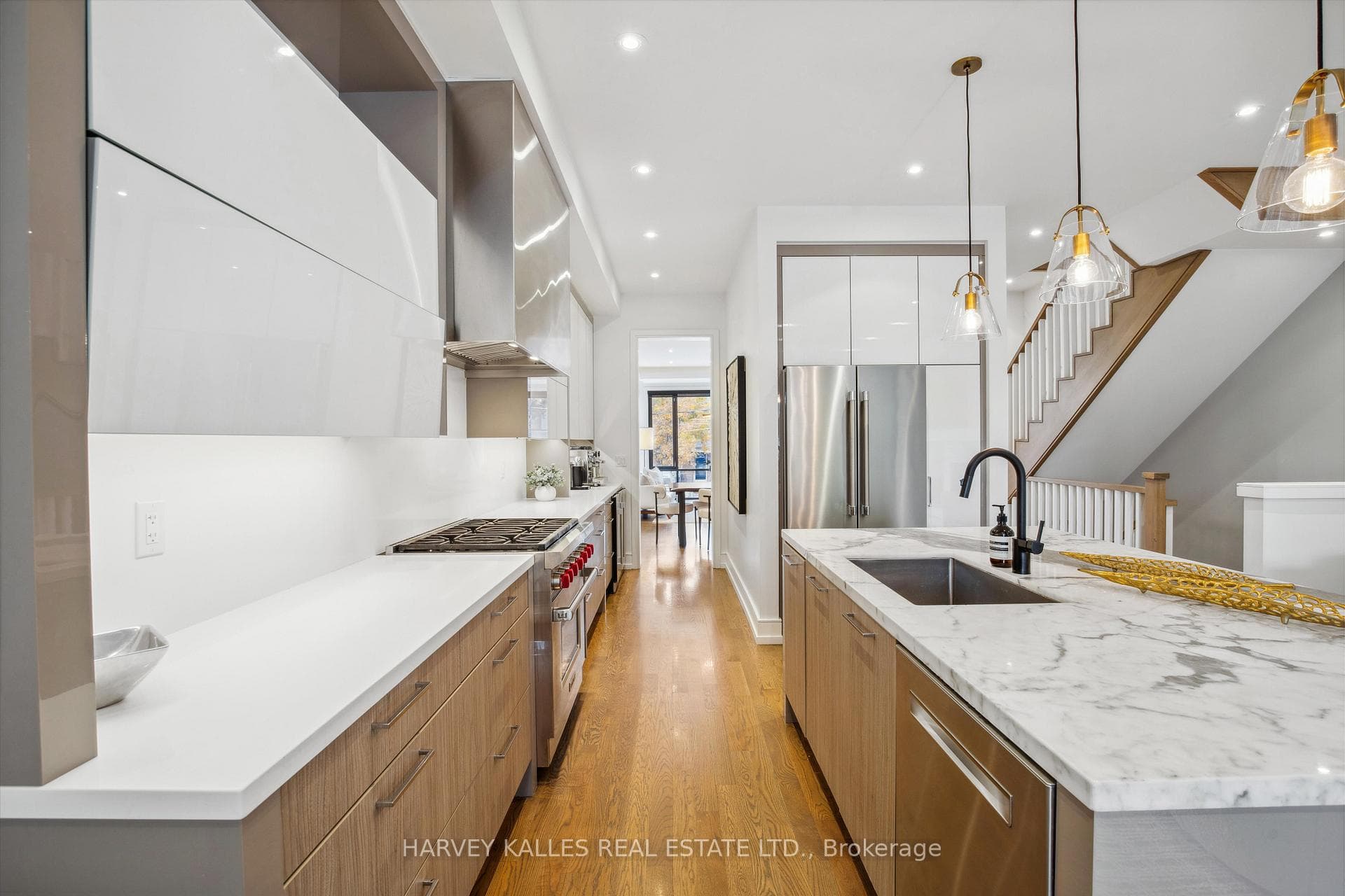 137 Ranleigh Avenue photo 8