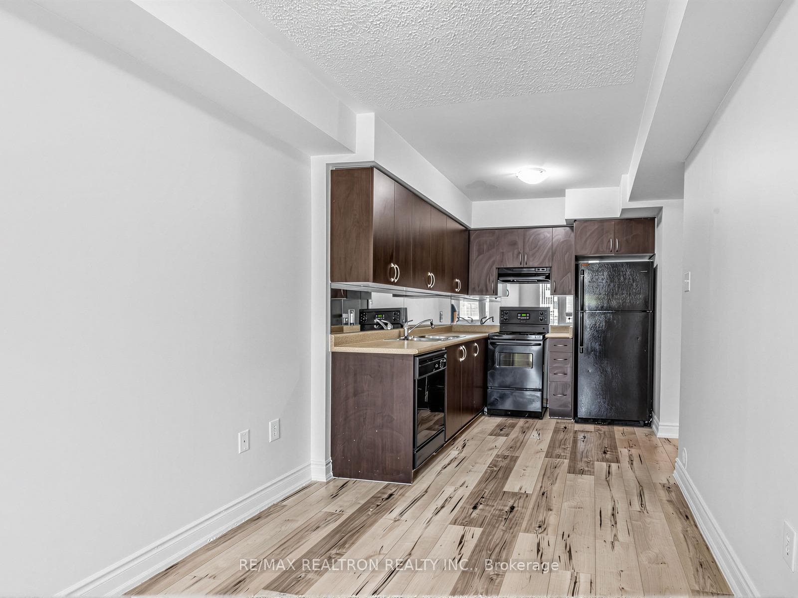 160 Chancery Road Unit 20 photo 8