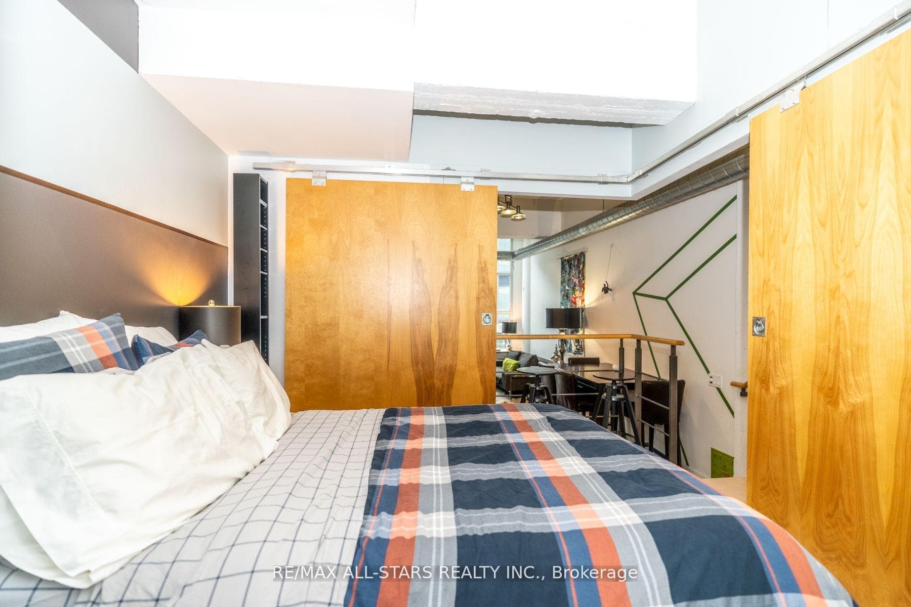 155 Dalhousie Street Unit 827 photo 7