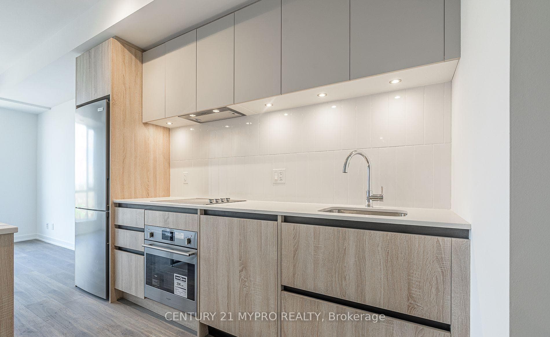 7950 Bathurst Street Unit B2205 photo 6