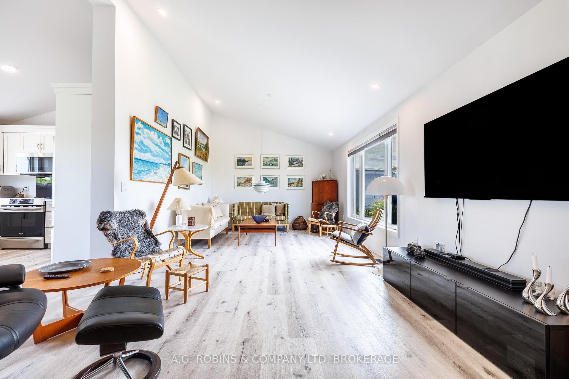 11716 LAKESHORE Road photo 10