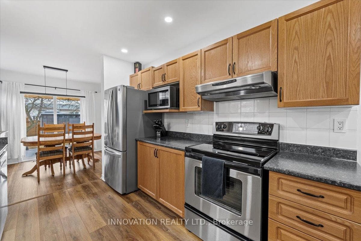 4 Newborough Crescent photo 9