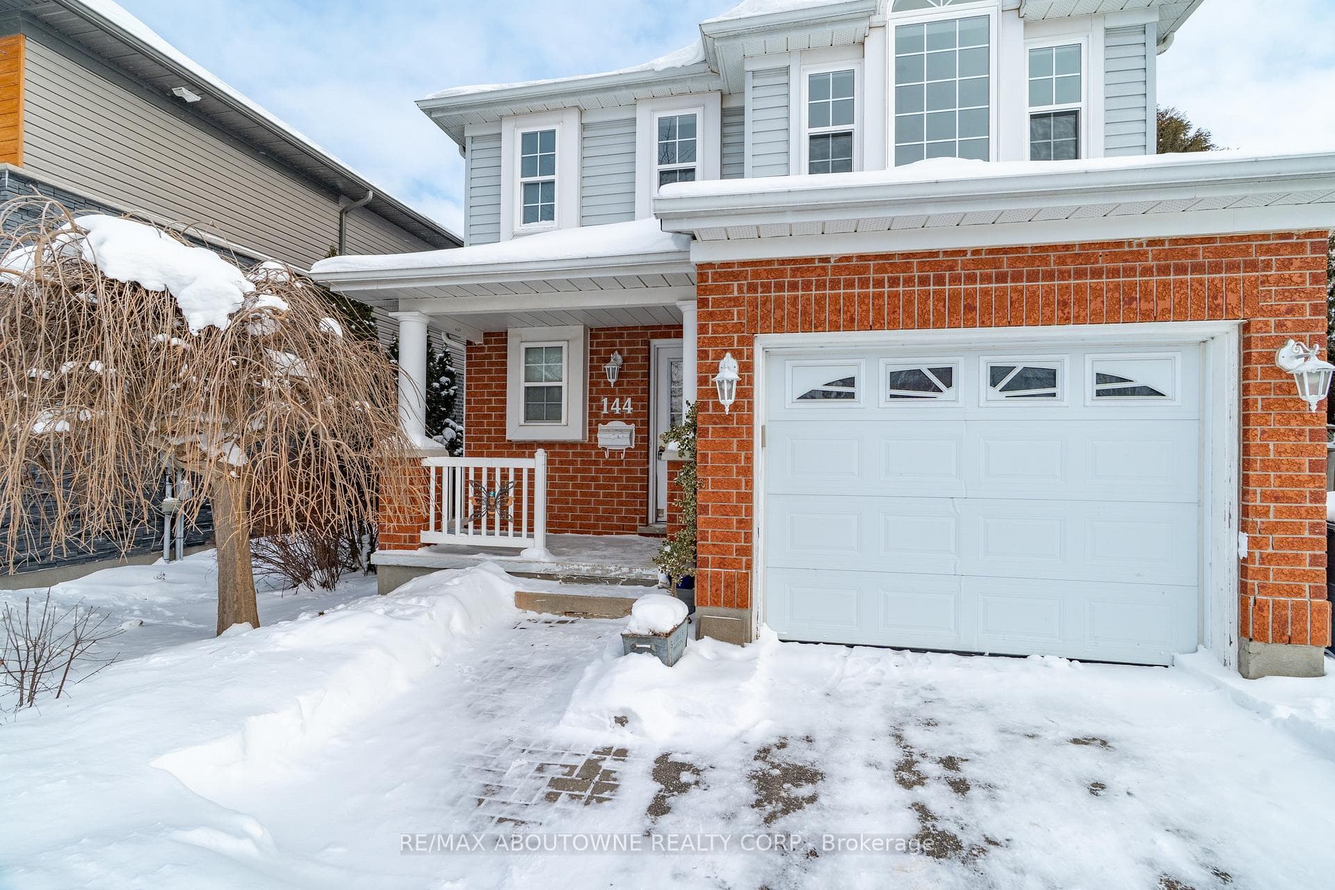 144 Rickson Avenue photo 2