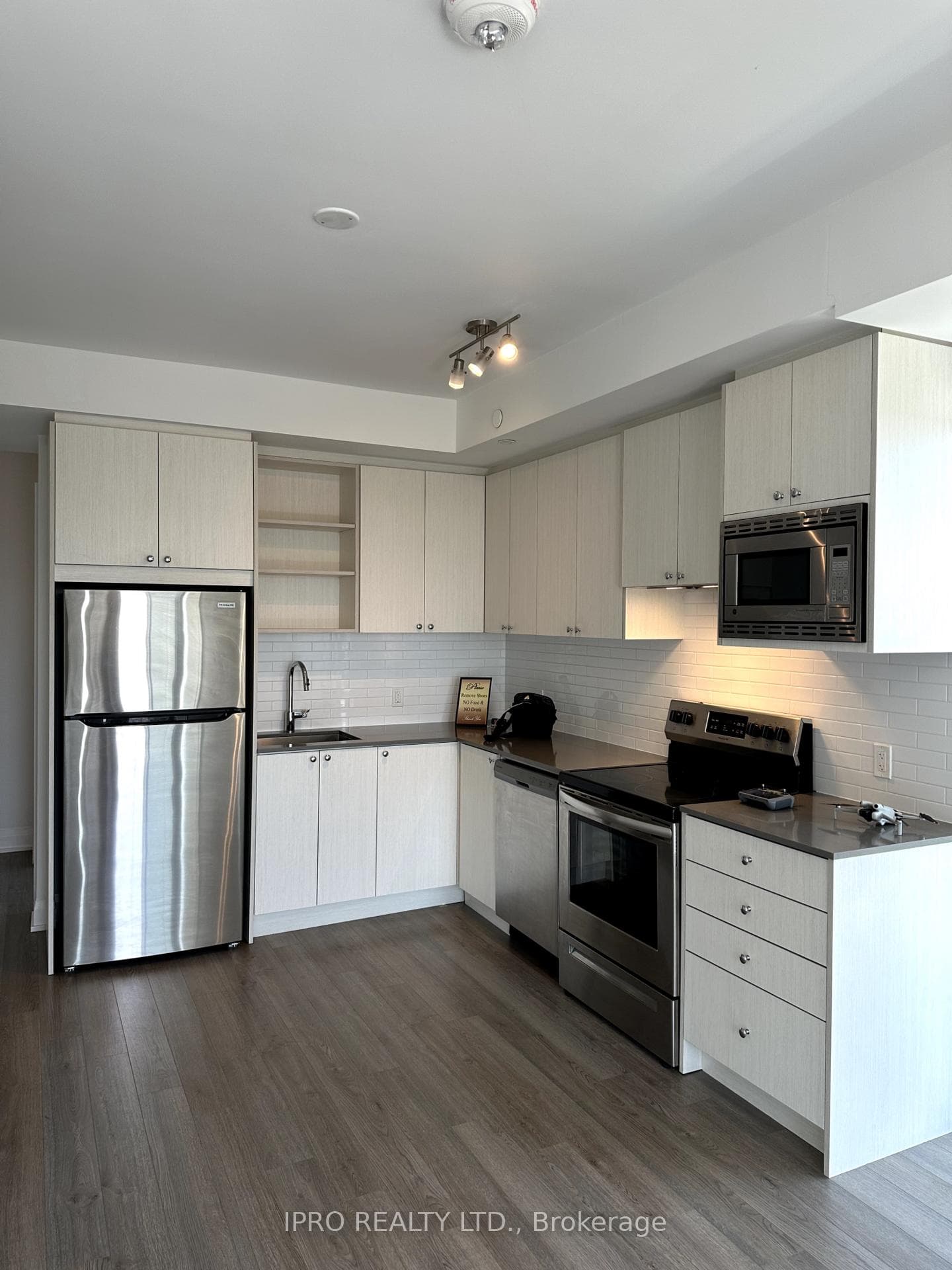 60 George Butchart Drive Unit 508 photo 6