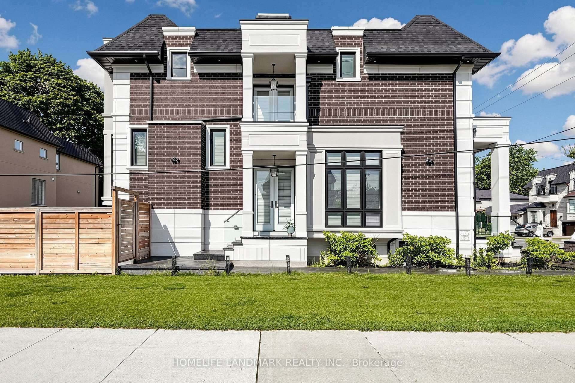 Side Yard-Side Entrance