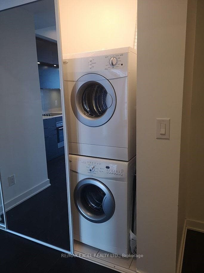 170 Sumach Street Unit 1305 photo 6
