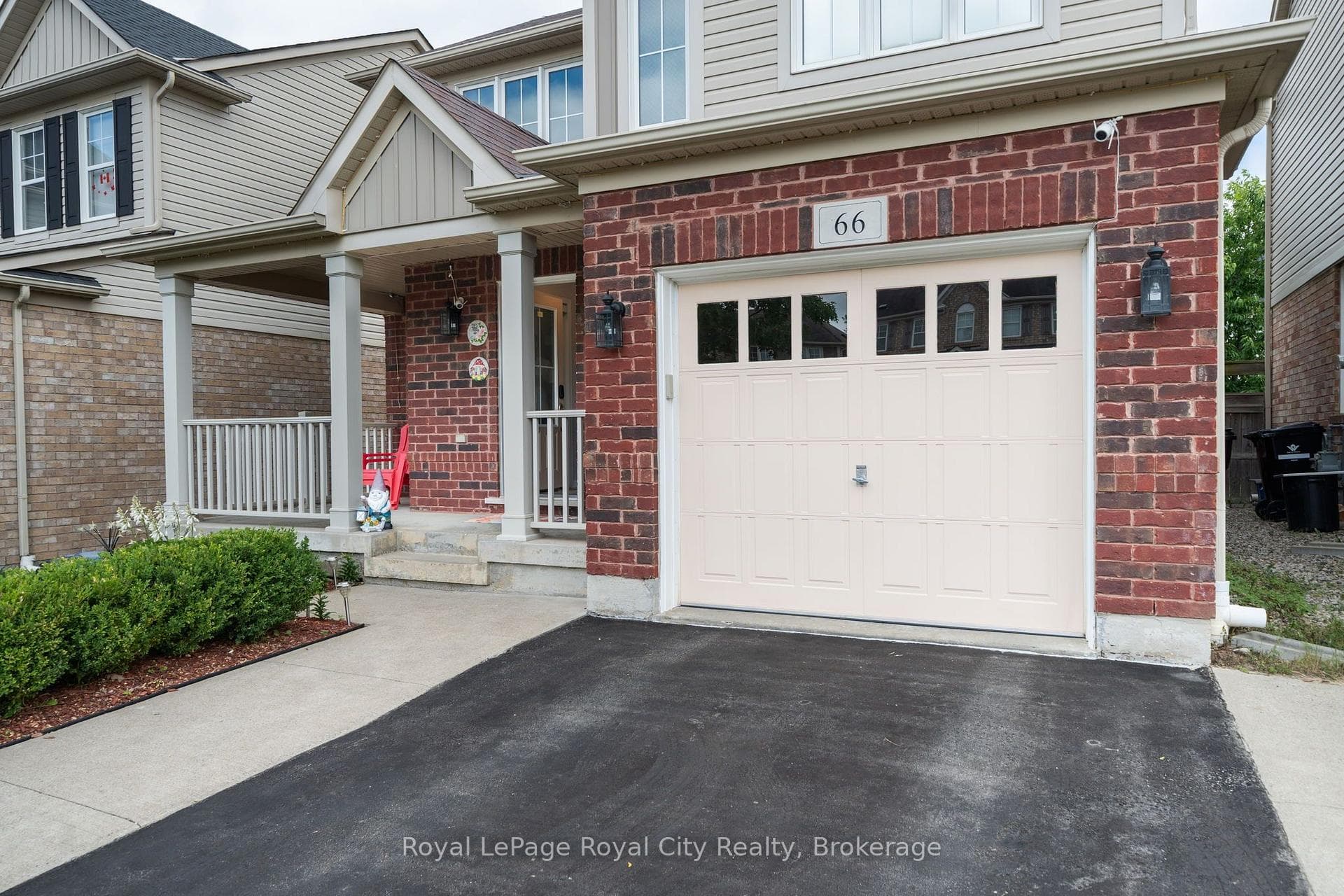66 Horton Walk photo 3