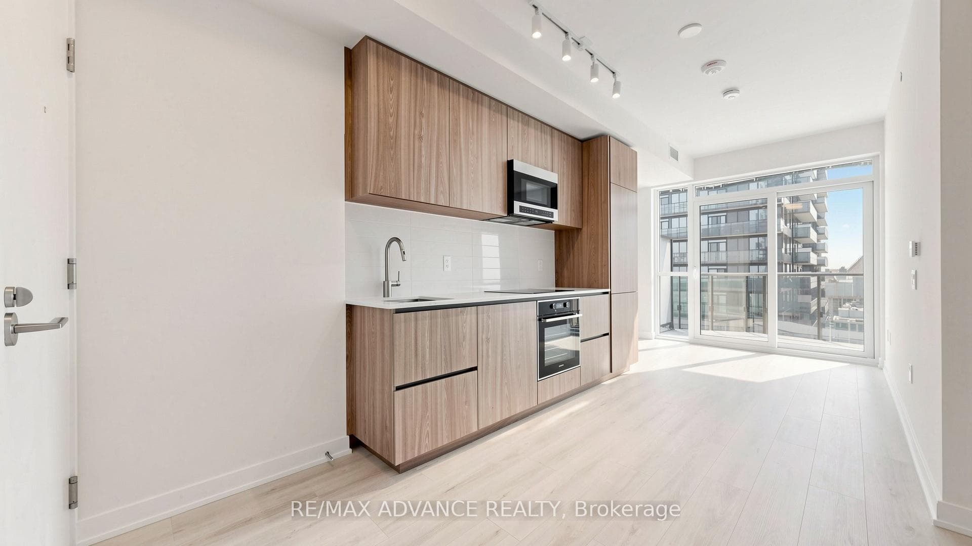 110 Broadway Avenue Unit 3013 photo 3
