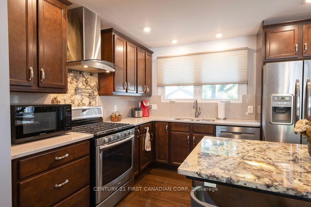 252 Rapley Street photo 6