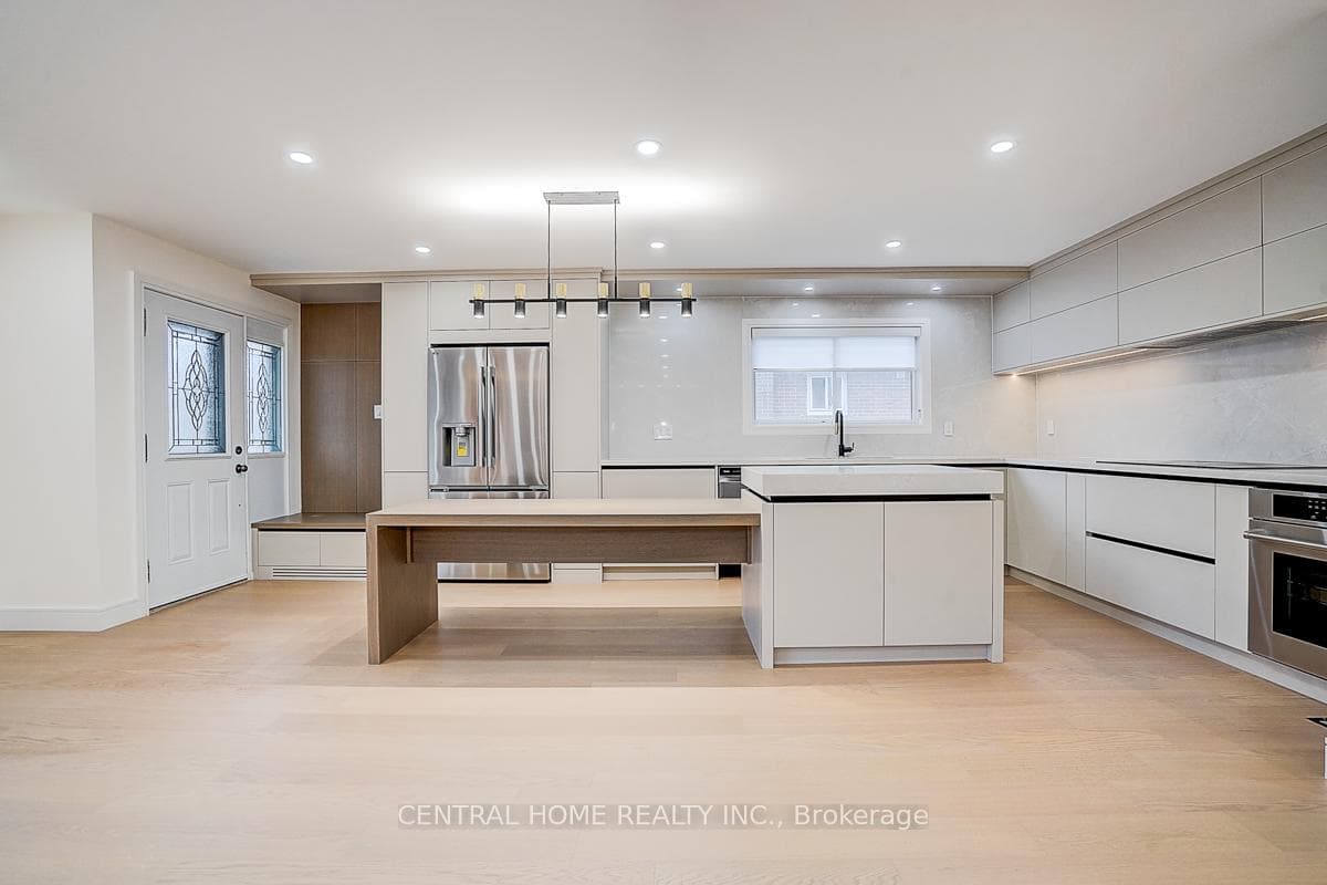 23 Bakerdale Road Unit Main photo 2