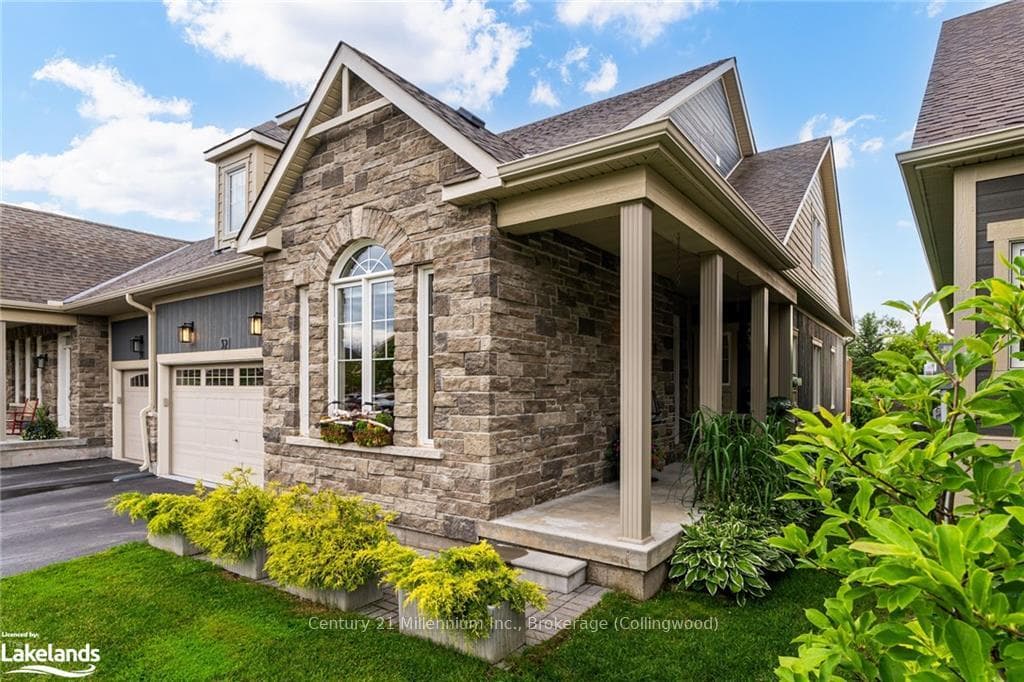32 KARI Crescent photo 2