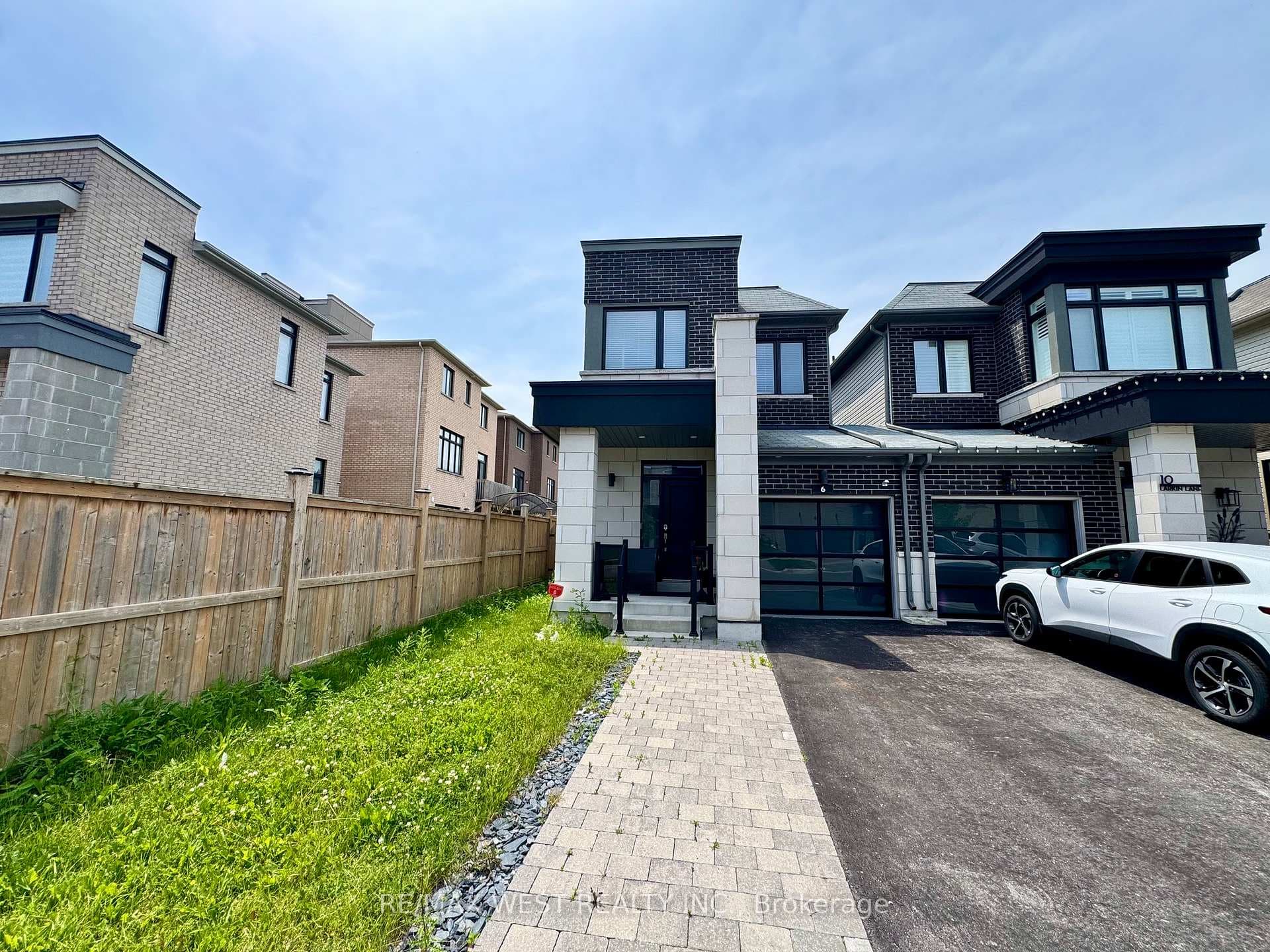 6 Larkin Lane photo 1