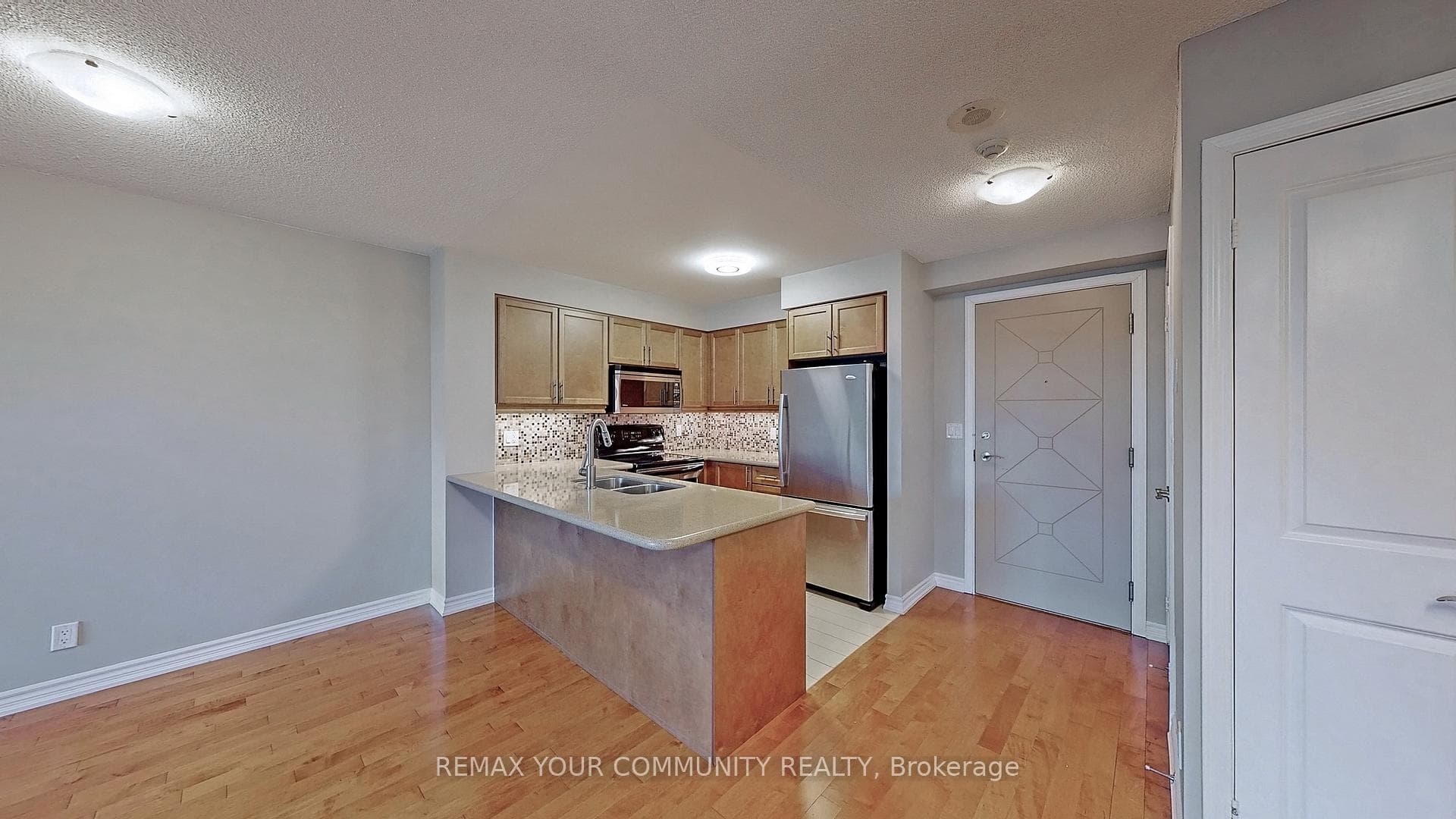 18 Harding Boulevard Unit 323 photo 11