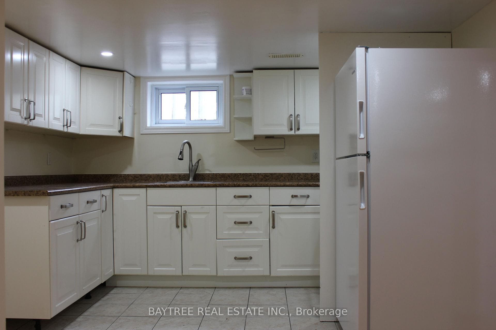 226 Beechy Drive Unit Lower photo 2