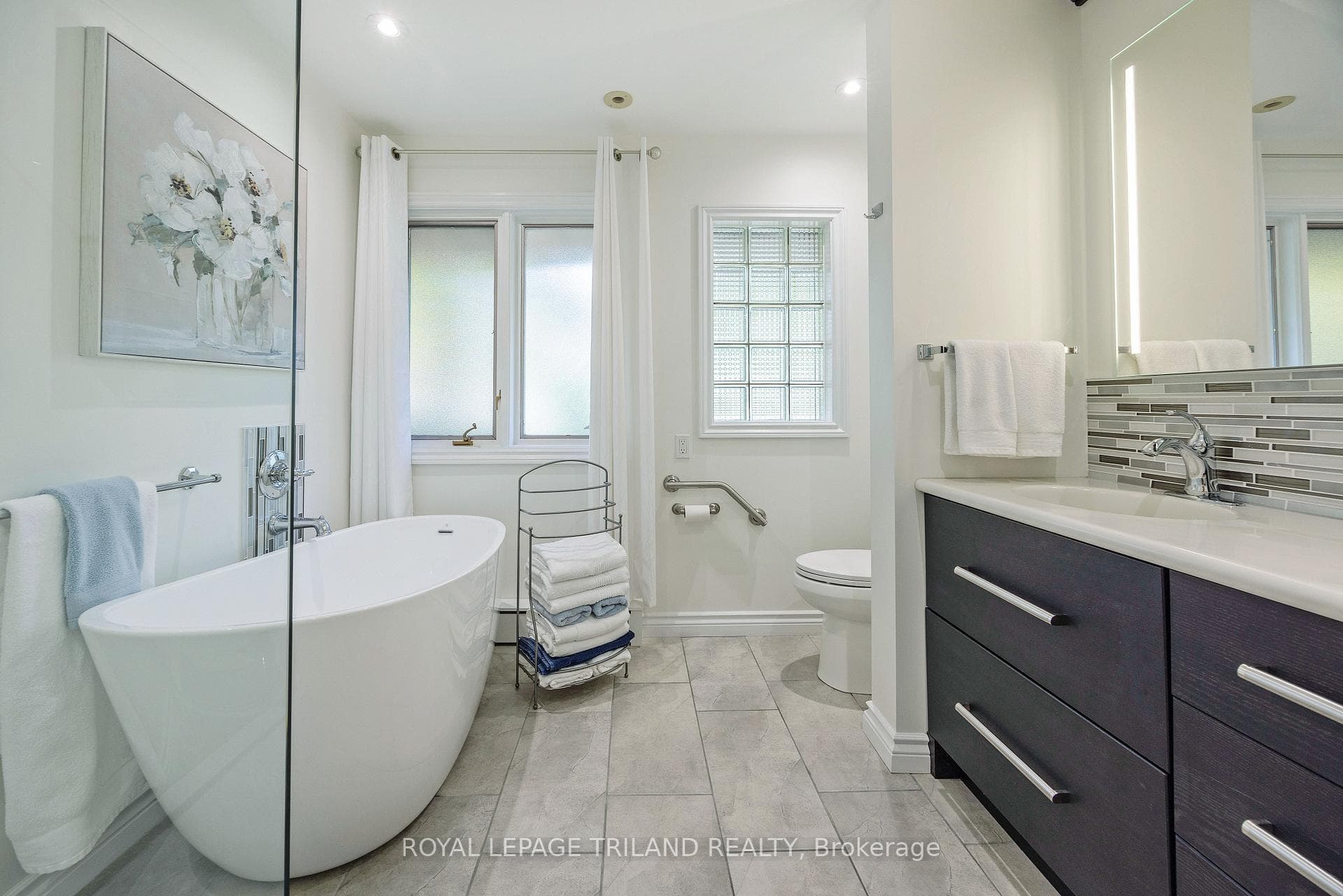 71 Kingsford Crescent photo 18