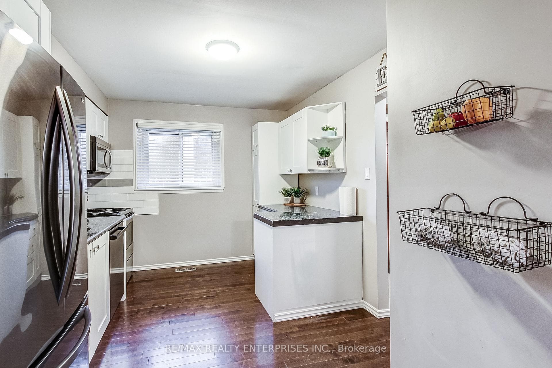 1306 Guelph Line Unit 2 photo 9