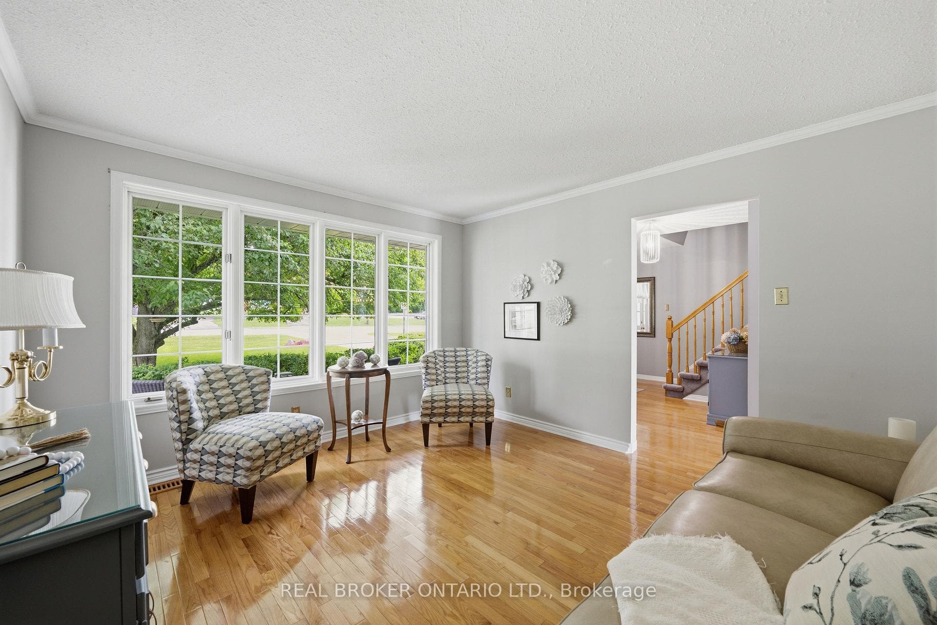 10532 Main Street photo 6