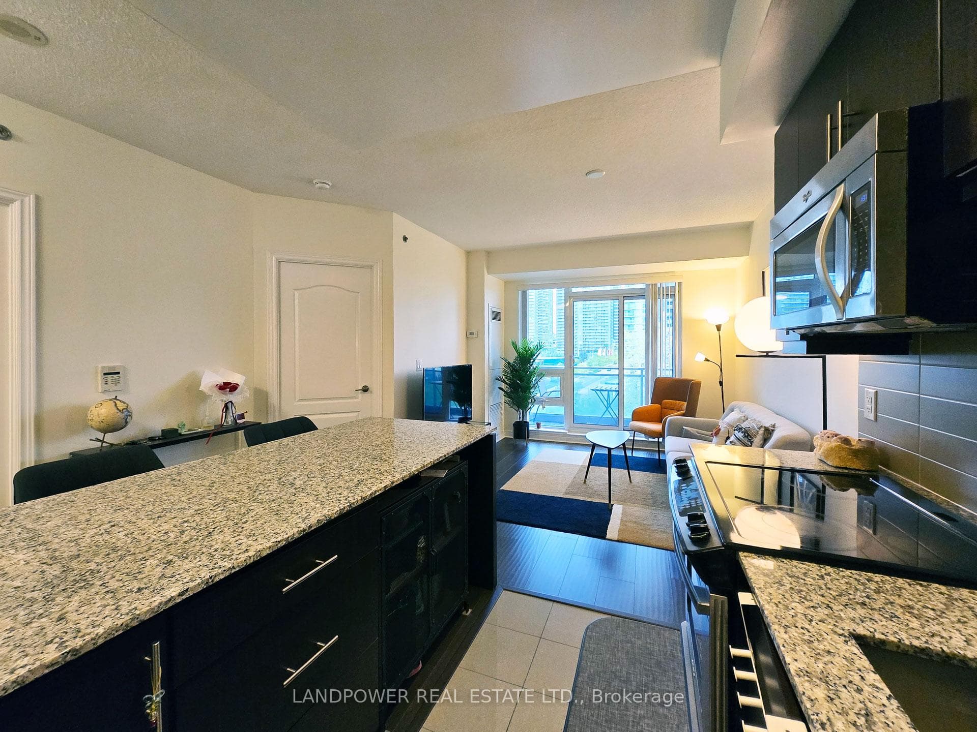 2756 Old Leslie Street Unit 603 photo 6