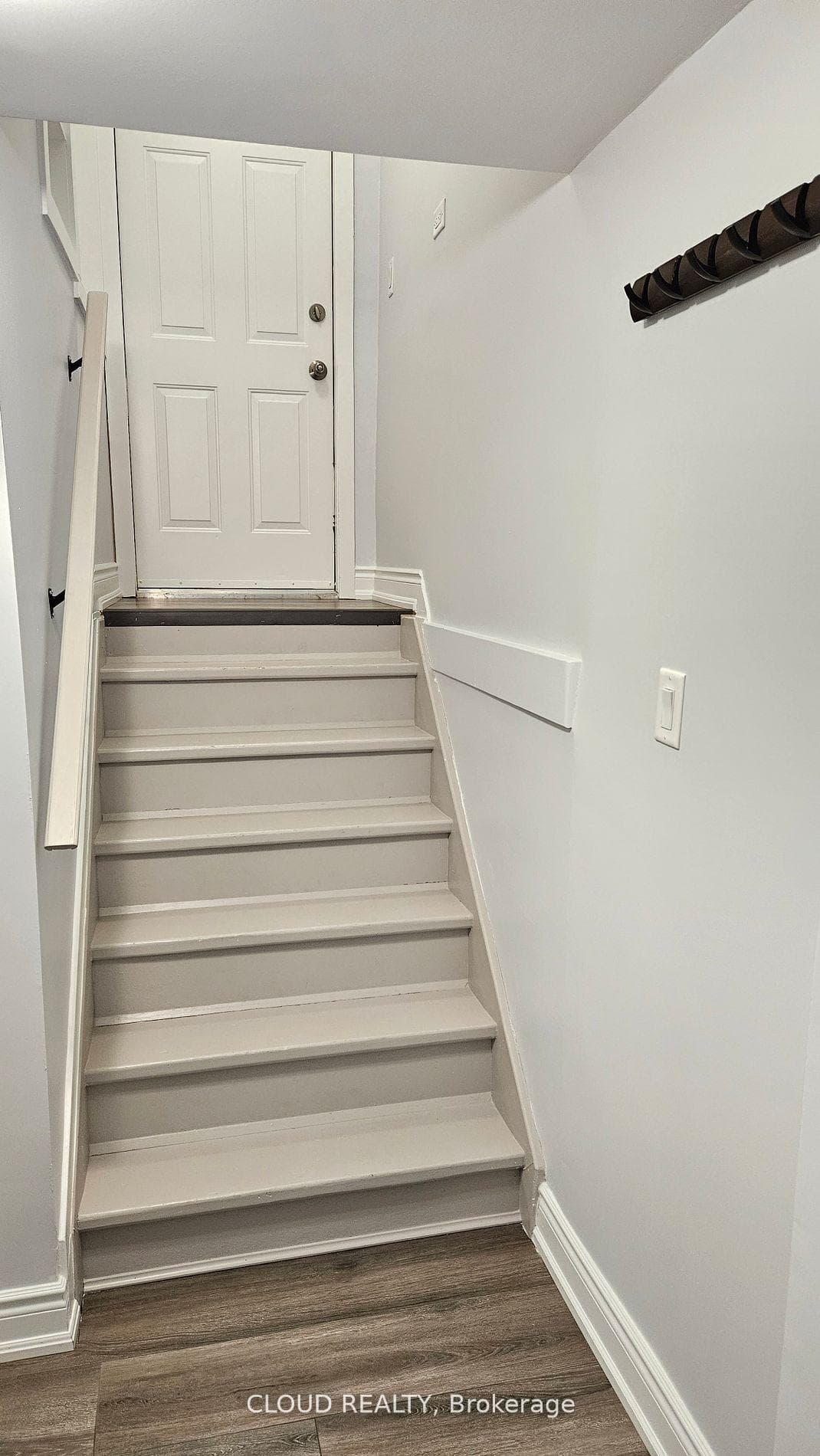 55 Crown Crescent photo 8
