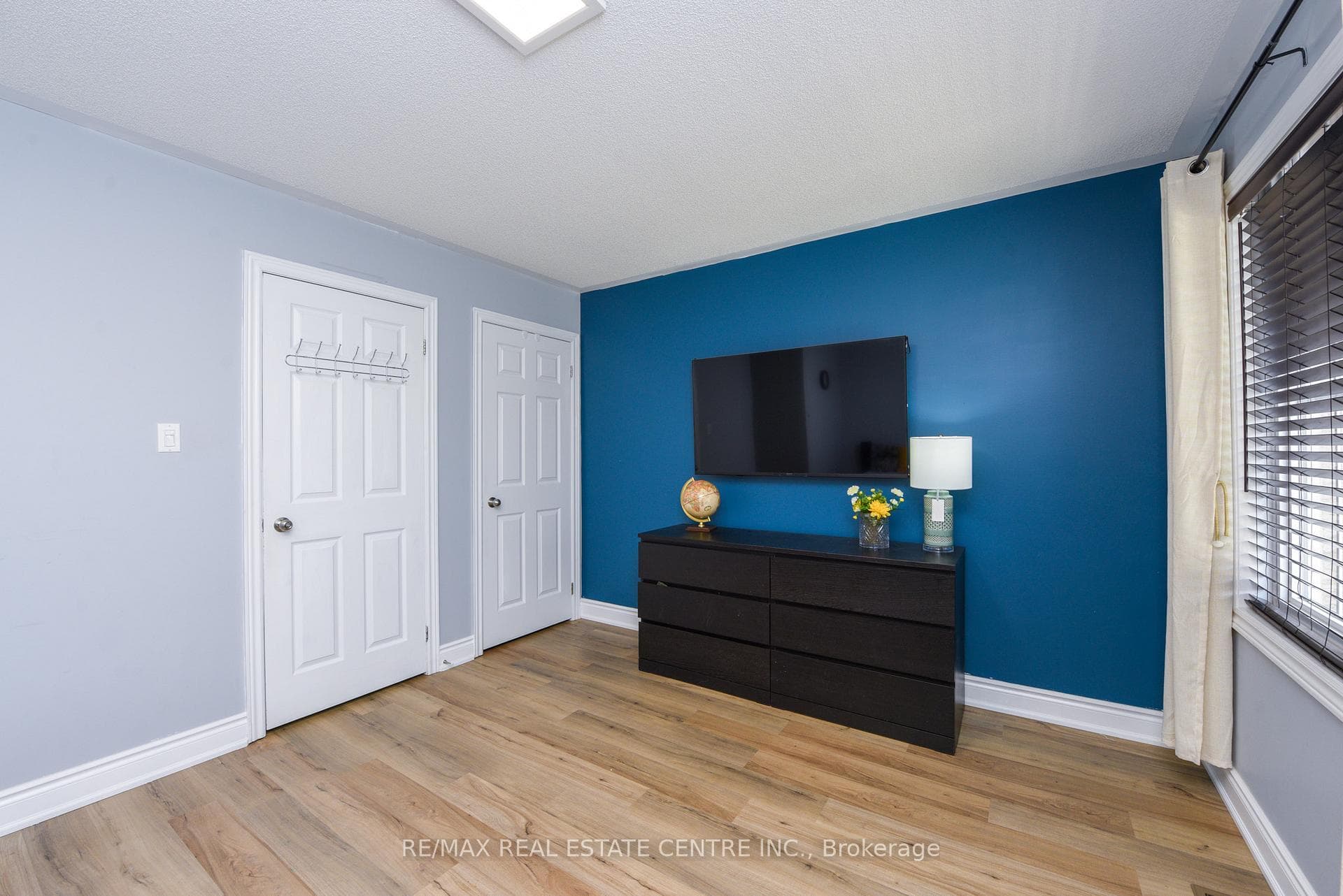 682 Megson Terrace photo 23