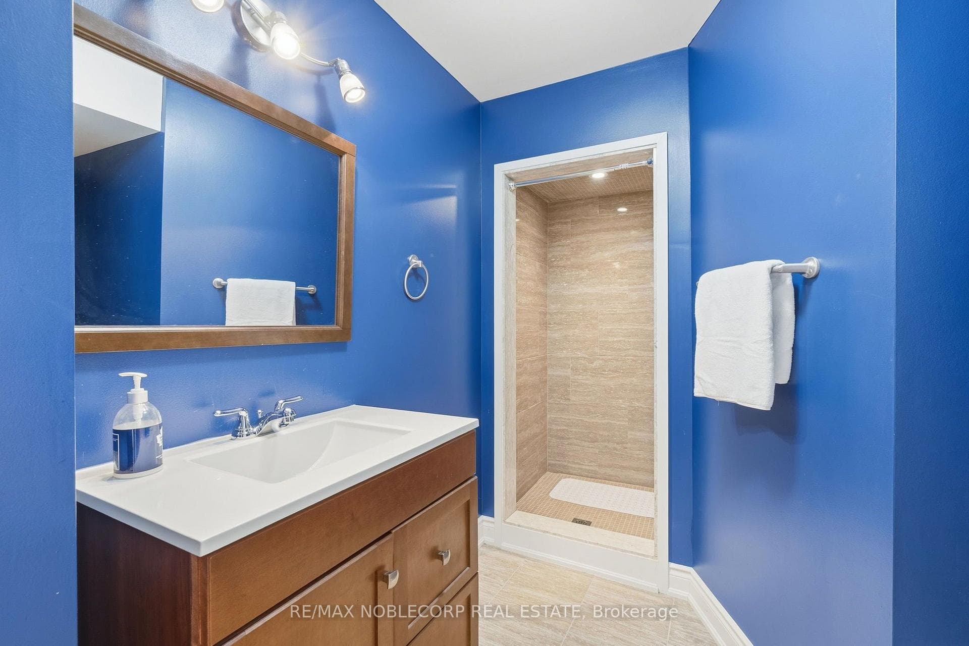 111 Emily Carr Crescent photo 35