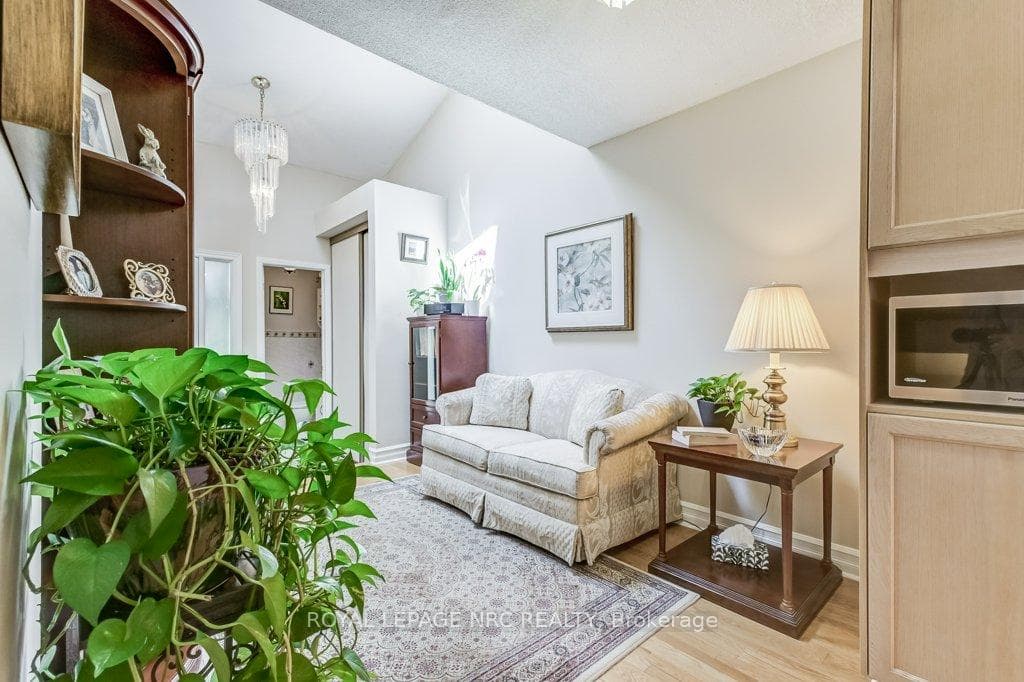 1021 Cedarglen Gate Unit 21 photo 11