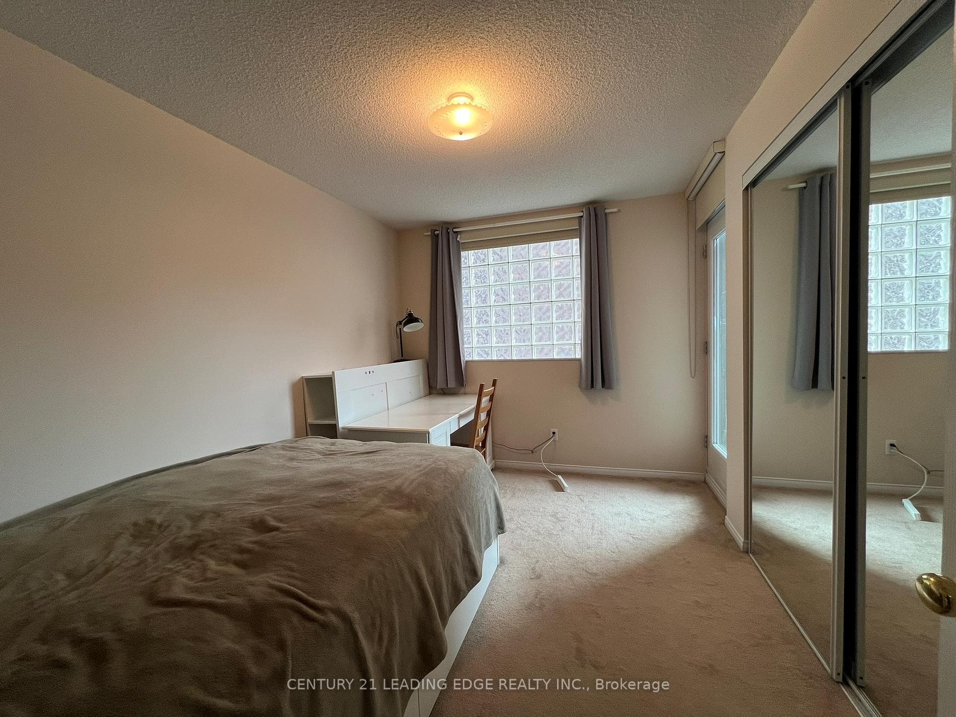 750 Bay Street Unit 805 photo 13