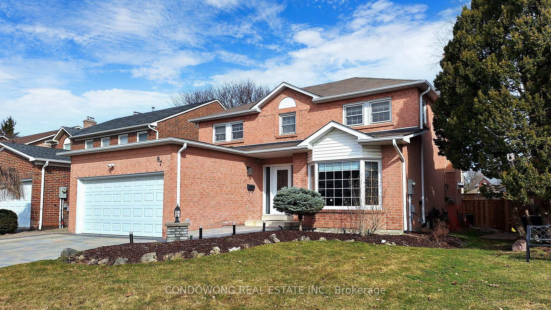 97 Longwater Chase photo 2