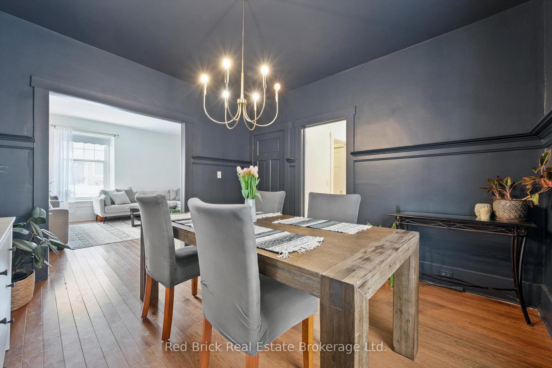 32 ERAMOSA Road photo 12