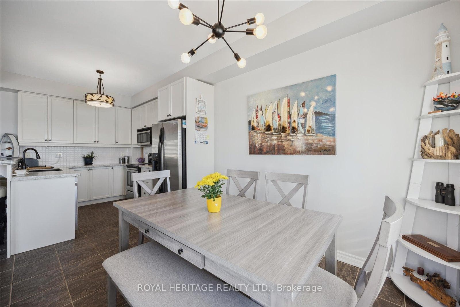385 Lakebreeze Drive Unit 301 photo 16