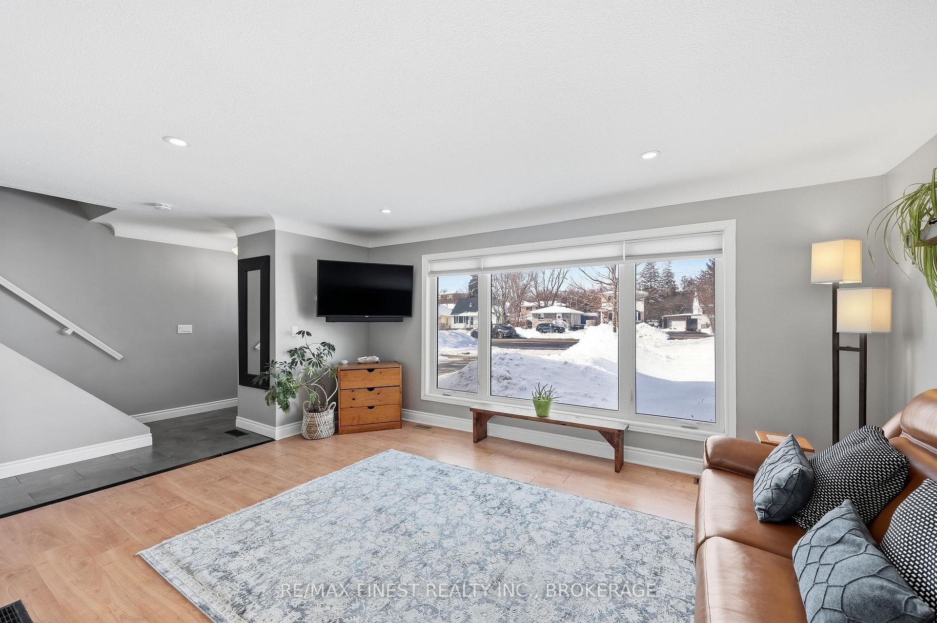 1479 Montreal Street photo 4