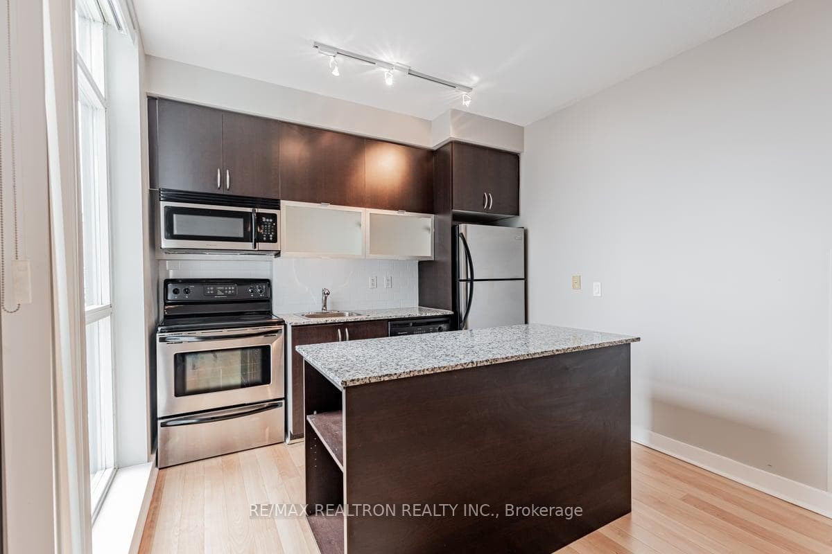80 Western Battery Road Unit 2502 photo 13