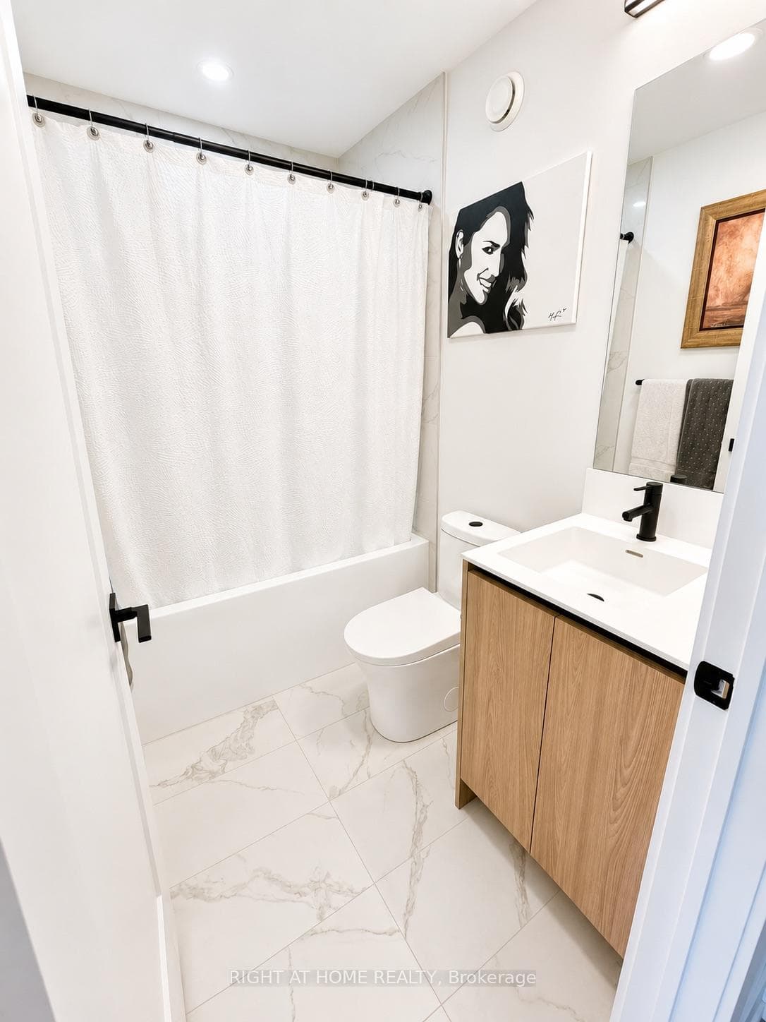 10 Lou Parsons Way Unit 3 photo 13