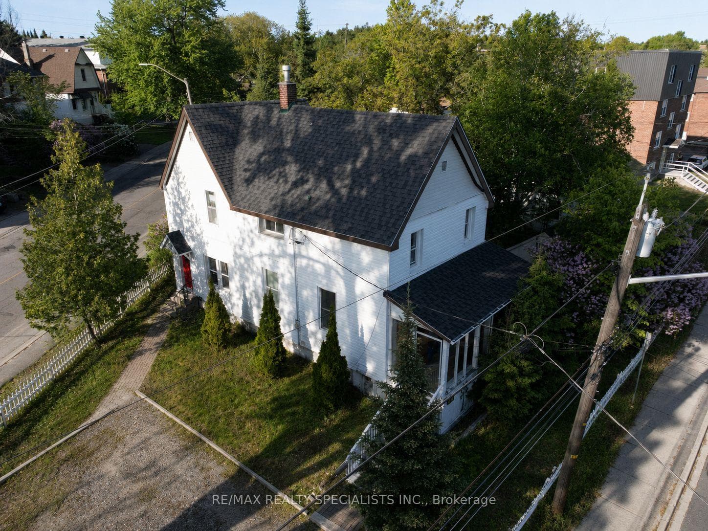 348 Morris Street photo 2